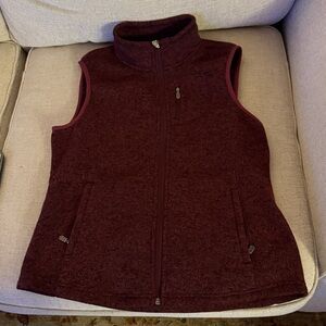 Orvis Deep Red Fleece Vest M